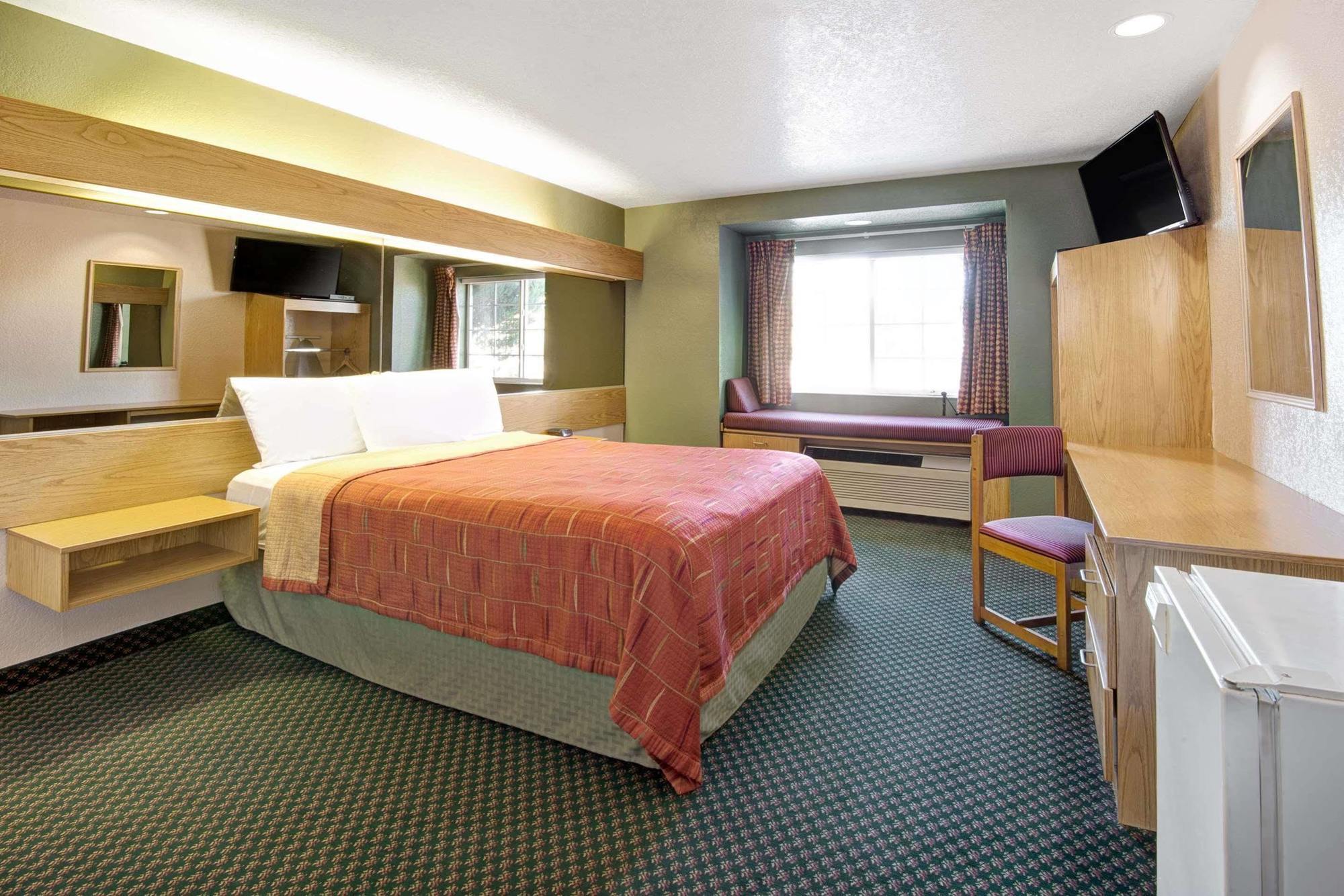 Microtel & By Wyndham West Albuquerque